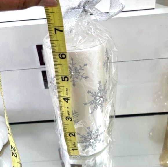 New Snowflakes Christmas Candles - Picture 3 of 7